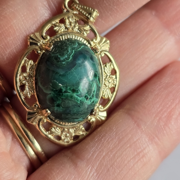 Relisted - Vintage Malachite pendant gold tone - Picture 3 of 10